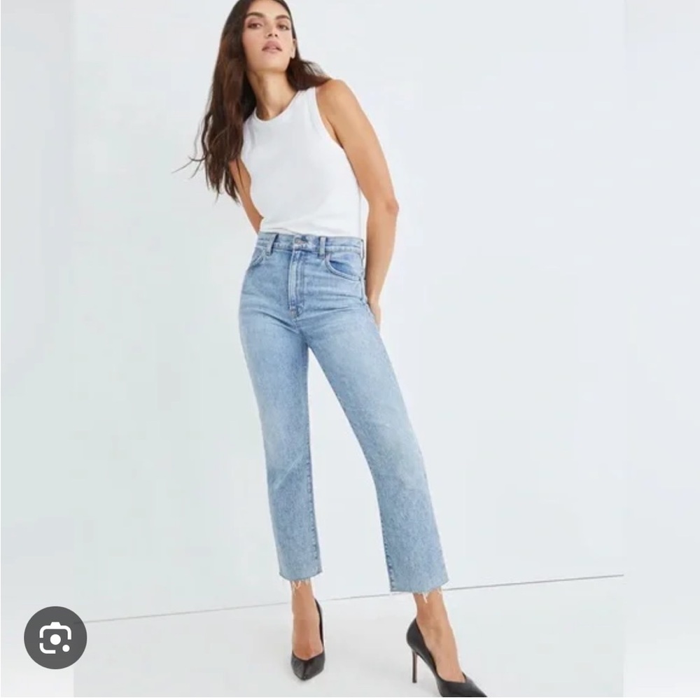 Veronica Beard Joey straight leg high rise cropped light blue jeans, size 27